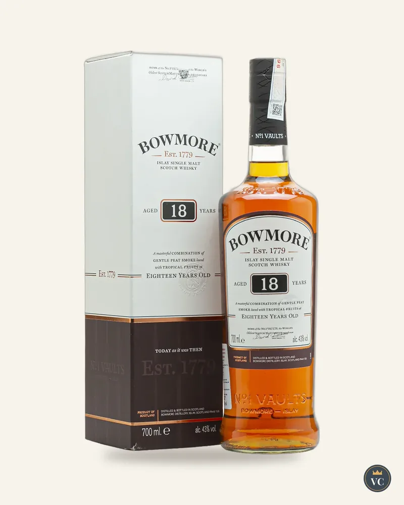 Chai Bowmore 18 năm cạnh hộp trắng