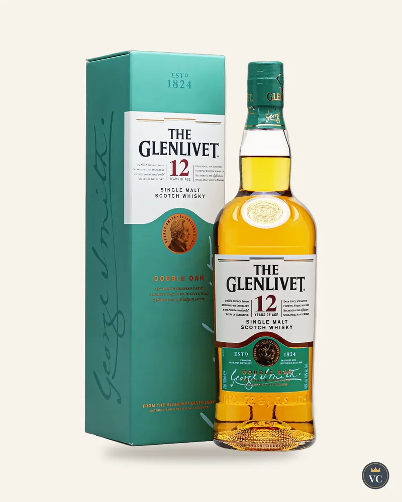 Chai The Glenlivet 12 năm cạnh hộp xanh ngọc