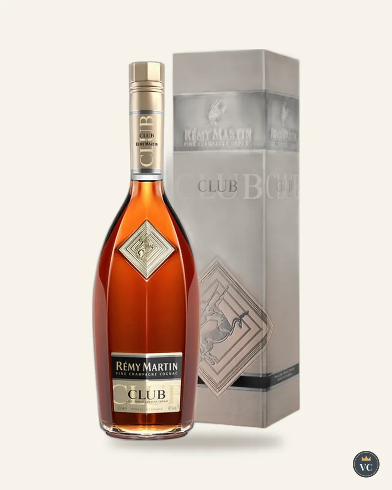 Chai Rémy Martin Club cạnh hộp bạc